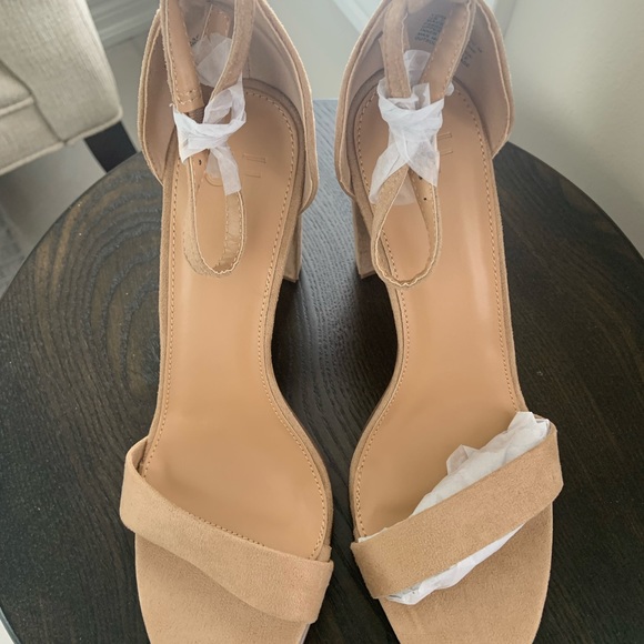 ⚠️SOLD⚠️ Suede Block Heels (BRAND NEW, 7.5) - Picture 4 of 6